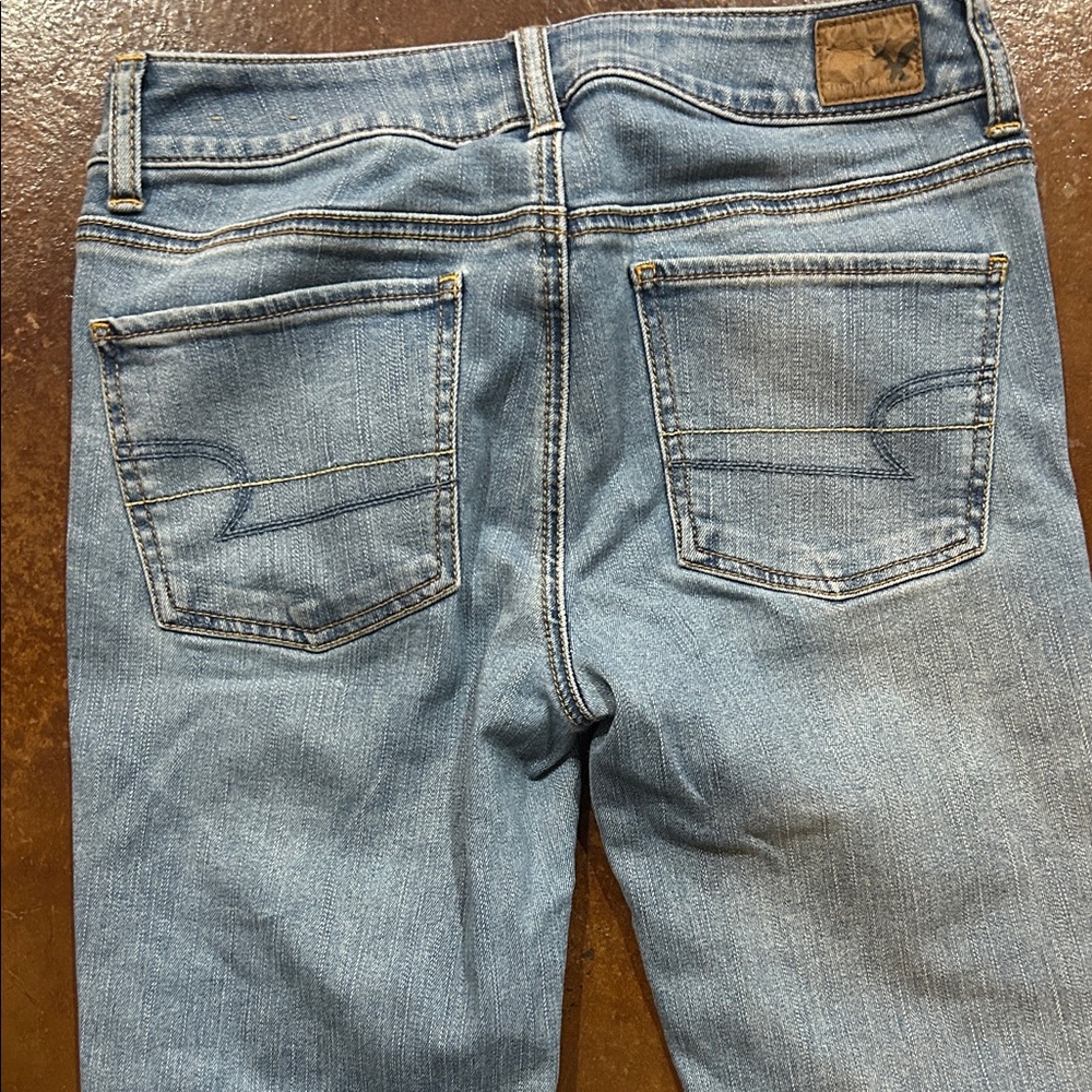 American Eagle Outfitters Light Blue Straight Leg Jeans - Picture 5 of 7